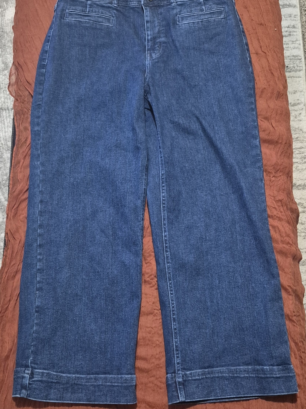 Wide-Leg Women's Jeans in Dark Blue Wash